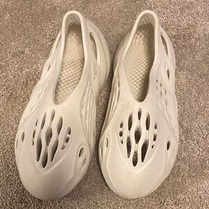 Adidas Yeezy Foam RNNR